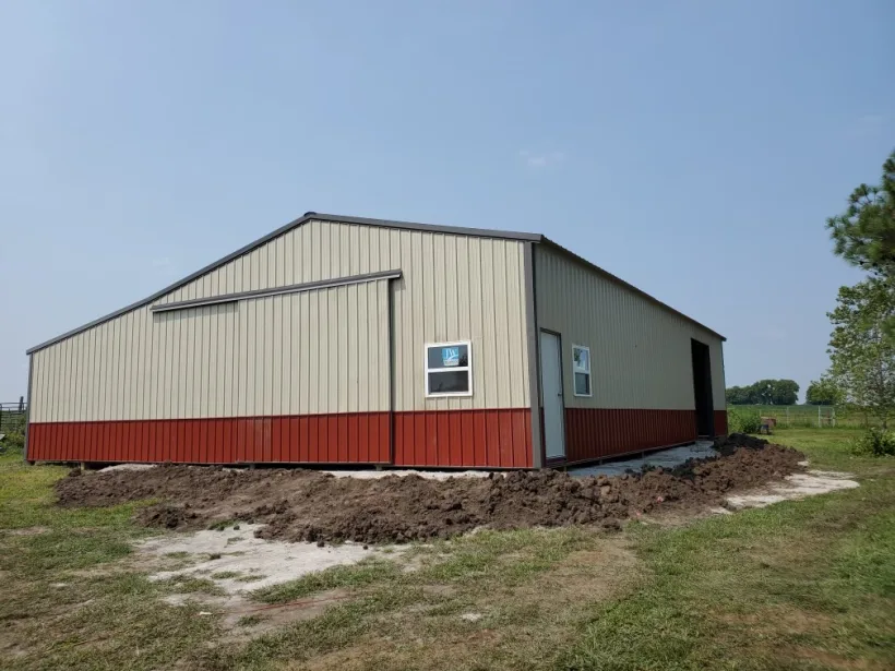Post-frame building with wainscoting by D.T. Construction