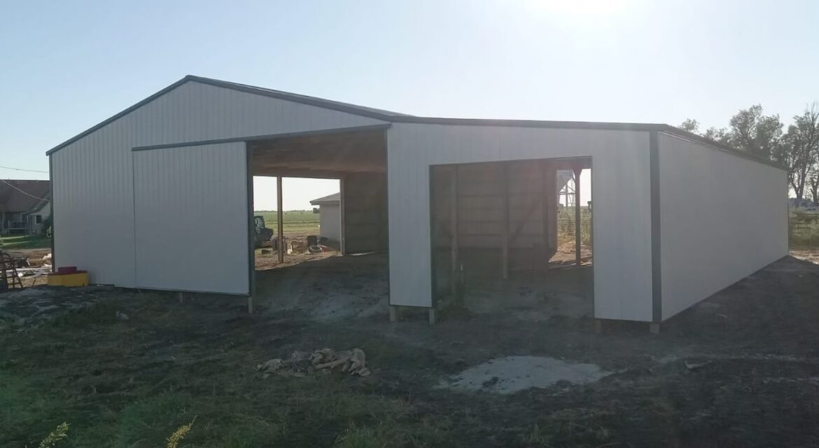 cUSTOM garage building